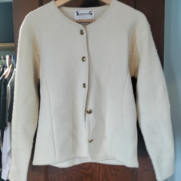 100% Wool Ivory Cardigan - Picture 1 of 6